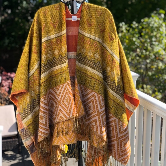 Francescas Collection Knit Shawl - Picture 4 of 10